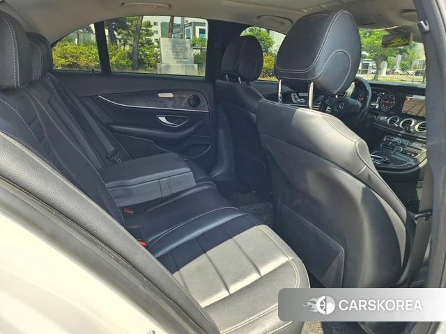 Mercedes-Benz E-Class W213 2018 Белый из Кореи, фото 6