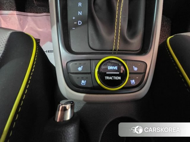 Hyundai Venue 2024 Серебристо-серый из Кореи, фото 6