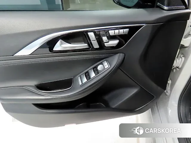 Infiniti Q30 2018 Жемчужный цвет из Кореи, фото 6