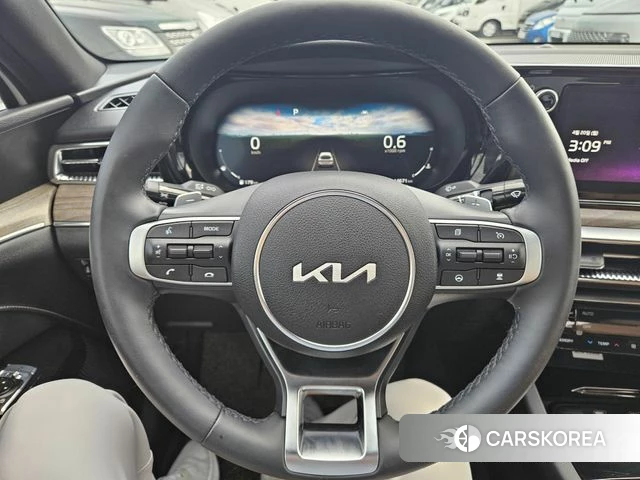 Kia The New K5 3rd generation 2023 Белый из Кореи, фото 6