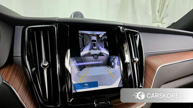 Volvo XC60 second Generation 2023 Белый из Кореи, фото 6