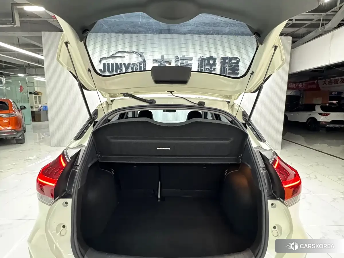 Nissan Kicks 2023 Белый из Китая, фото 6