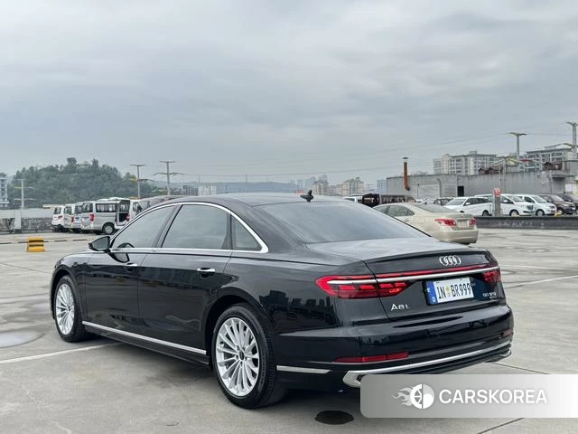 Audi A8 2023 Черный из Китая, фото 6
