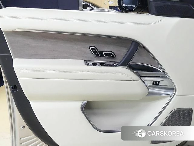 Land Rover Range Rover 5th Generation 2024 Золотой из Кореи, фото 6