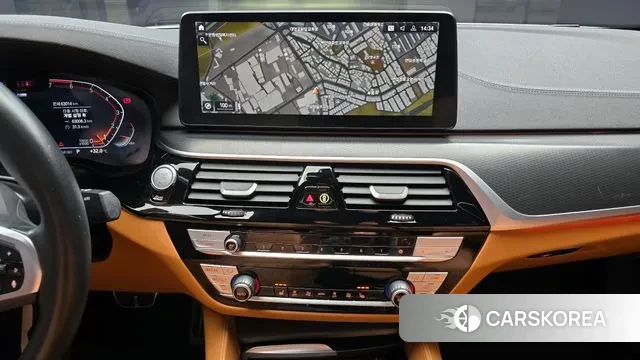 BMW 5 Series (G30) 2023 Белый из Кореи, фото 6