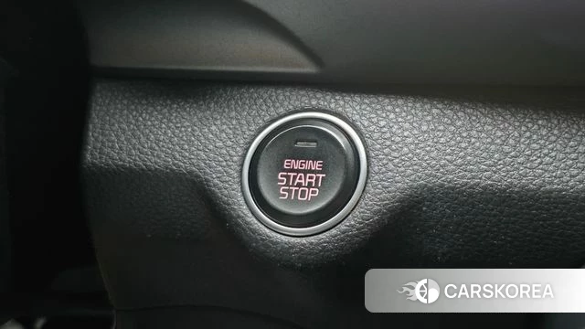 Kia Stonic 2018 Белый из Кореи, фото 6