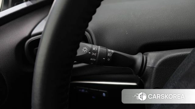 Toyota Prius 4th Generation 2022 Белый из Кореи, фото 6