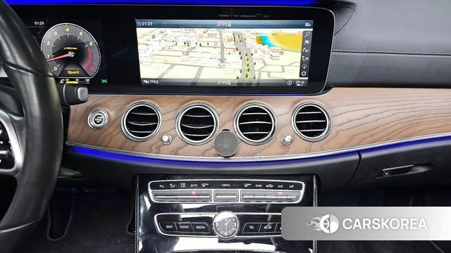 Mercedes-Benz E-Class W213 2019 Белый из Кореи, фото 6