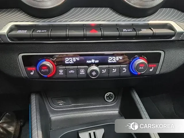 Audi Q2 2023 Белый из Кореи, фото 6
