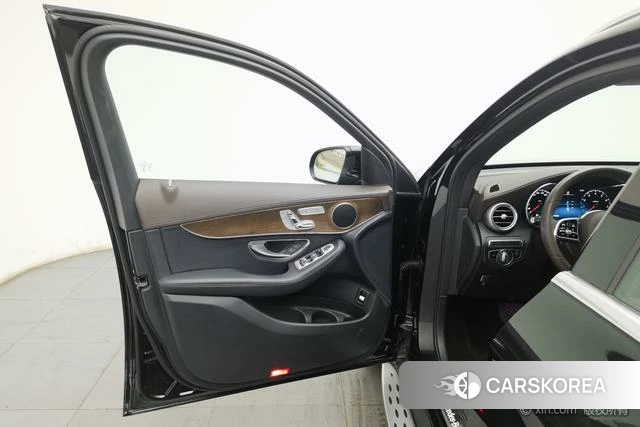 Mercedes-Benz GLC 2021 Черный из Китая, фото 6