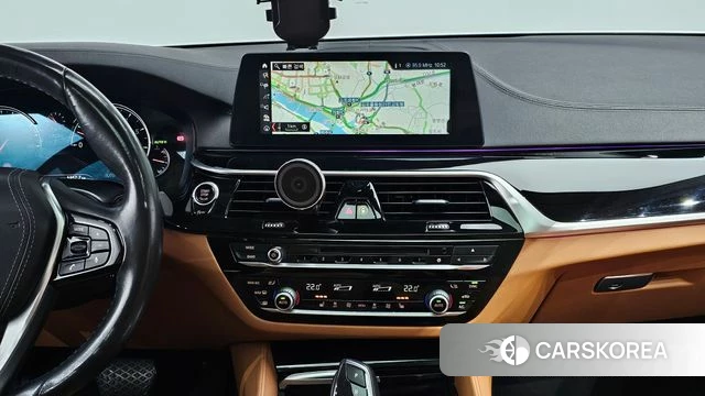 BMW 5 Series (G30) 2018 Белый из Кореи, фото 6