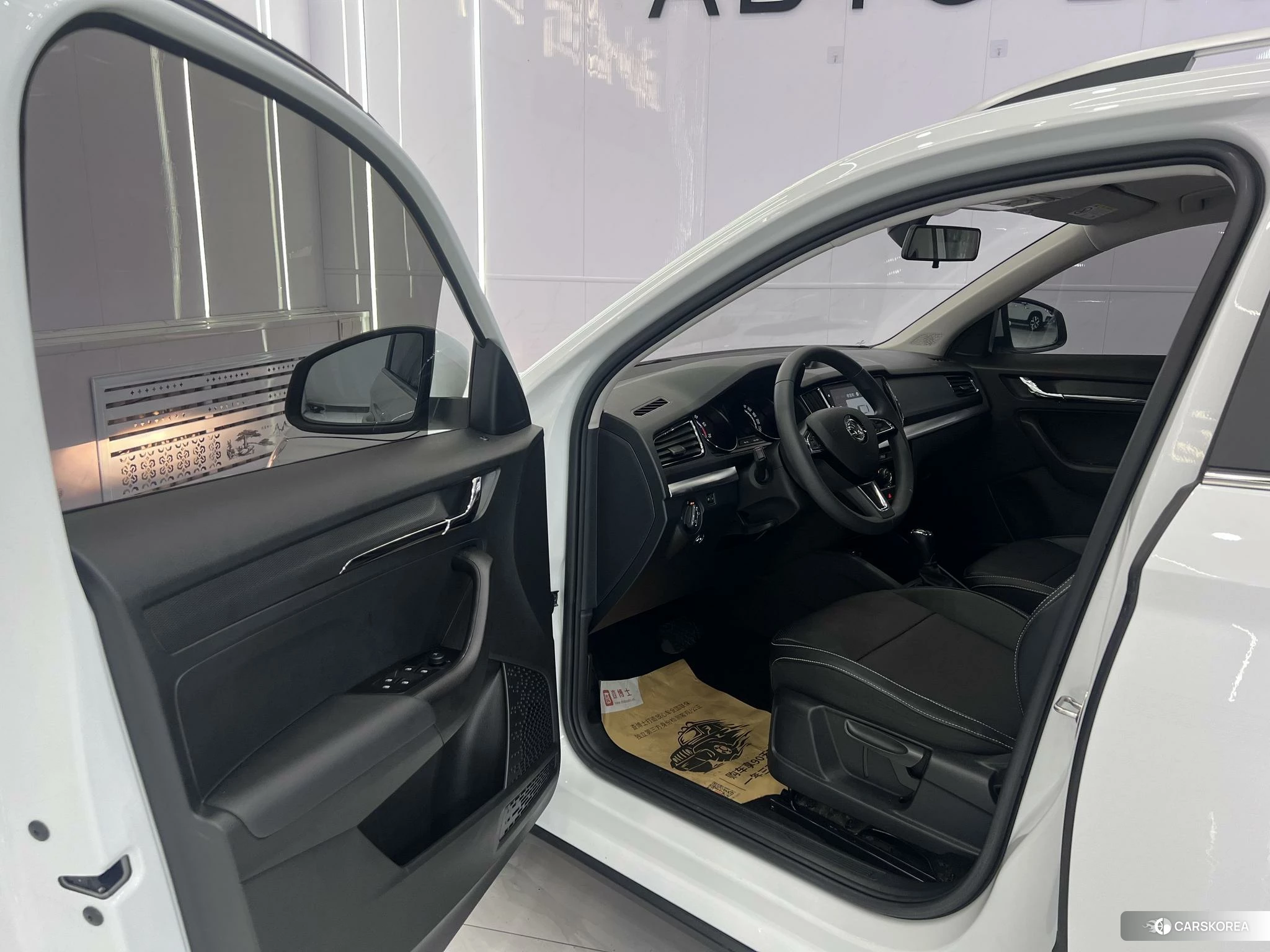Skoda Komick 2023 Белый из Китая, фото 6