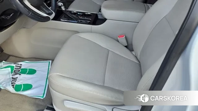 Kia The New Carnival 2018 Серебряный из Кореи, фото 6