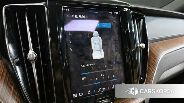 Volvo XC60 second Generation 2022 Черный из Кореи, фото 6