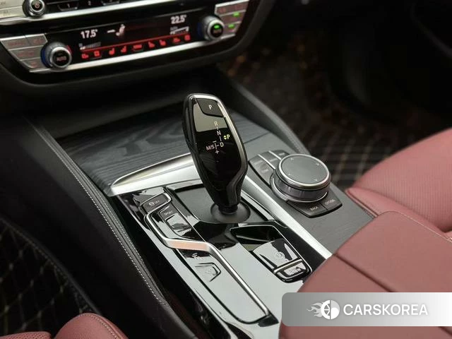 BMW 5 series 2022 Черный из Китая, фото 6