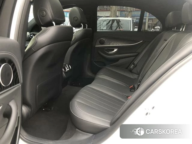 Mercedes-Benz E-class (imported) 2021 Белый из Китая, фото 6