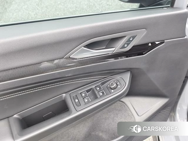 Volkswagen Golf 2023 Темно-серый из Китая, фото 6