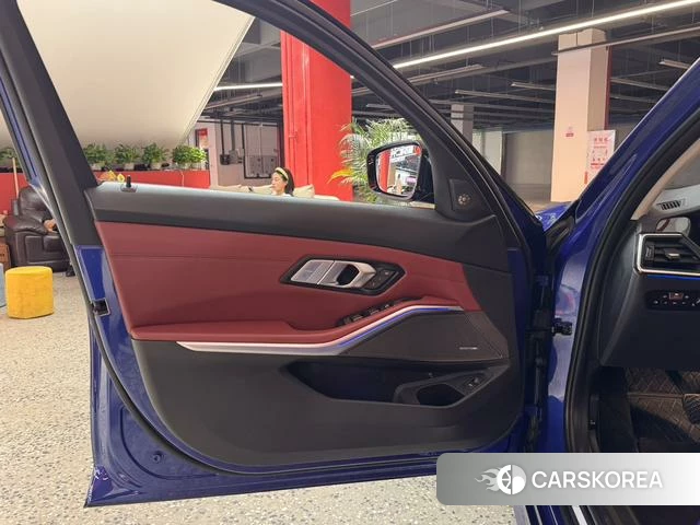 BMW 3 series 2022 Синий из Китая, фото 6