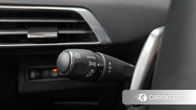 Peugeot 5008 second generation 2021 Белый из Кореи, фото 6