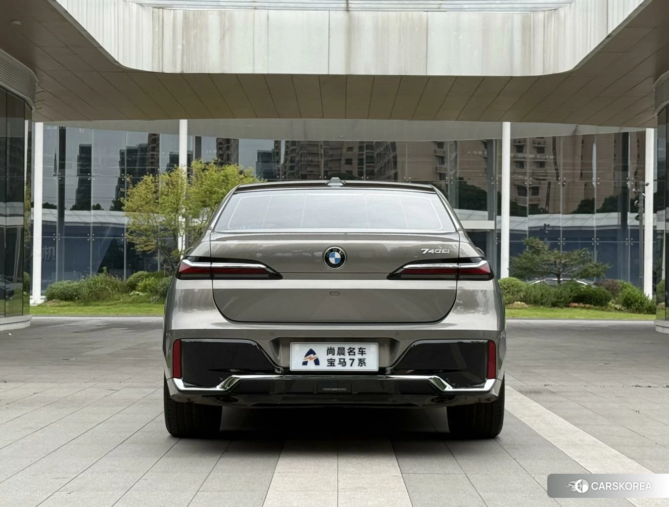 BMW 7 series 2022 Серебристо-серый из Китая, фото 6