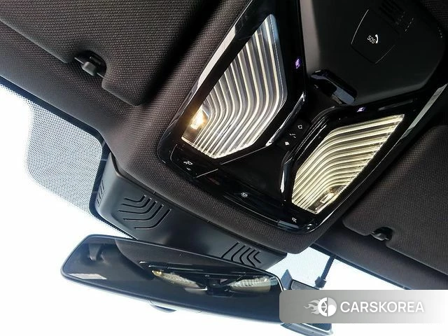 BMW 5 Series (G30) 2018 Белый из Кореи, фото 6