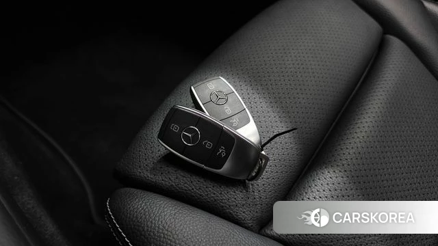 Mercedes-Benz GLC-Class X253 2021 Белый из Кореи, фото 6