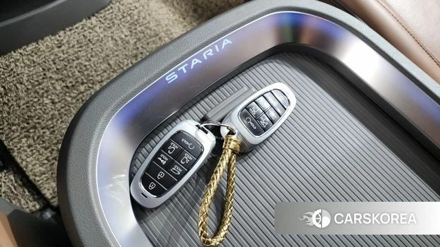Hyundai Staria 2021 Белый из Кореи, фото 6