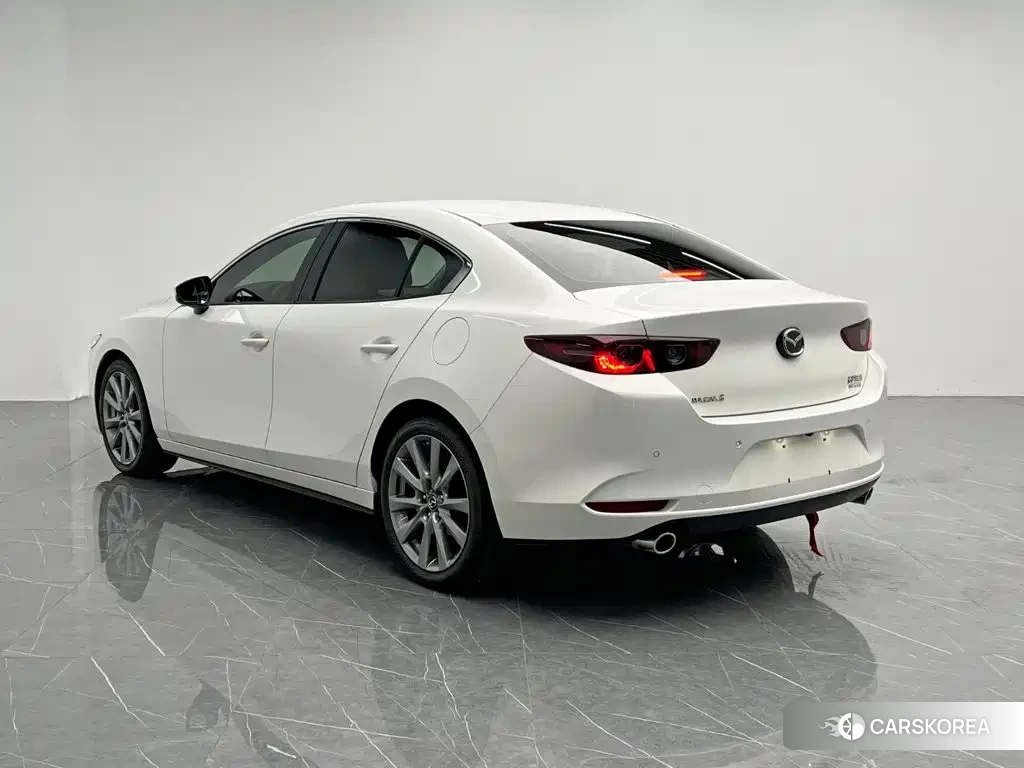 Mazda 3 id 4659712 из Китая 7