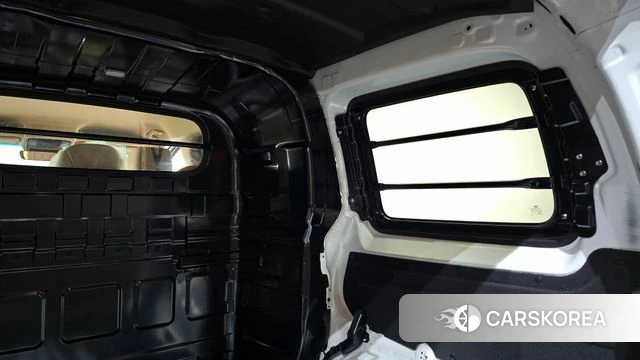 Hyundai Staria 2025 Белый из Кореи, фото 6