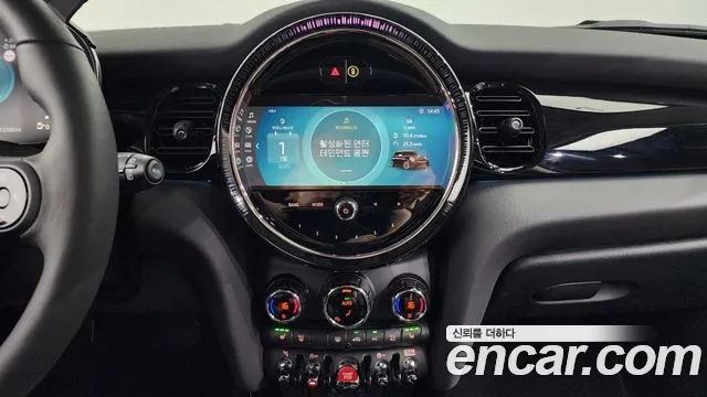 Mini Cooper 2023 Серебряный из Кореи, фото 6