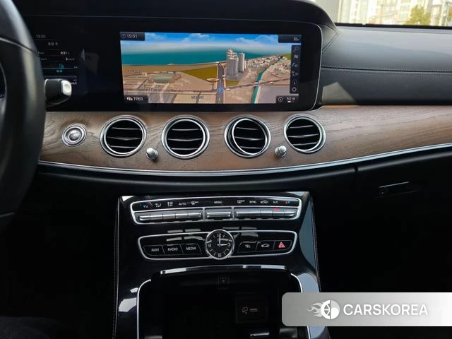 Mercedes-Benz E-Class W213 2018 Серый из Кореи, фото 6