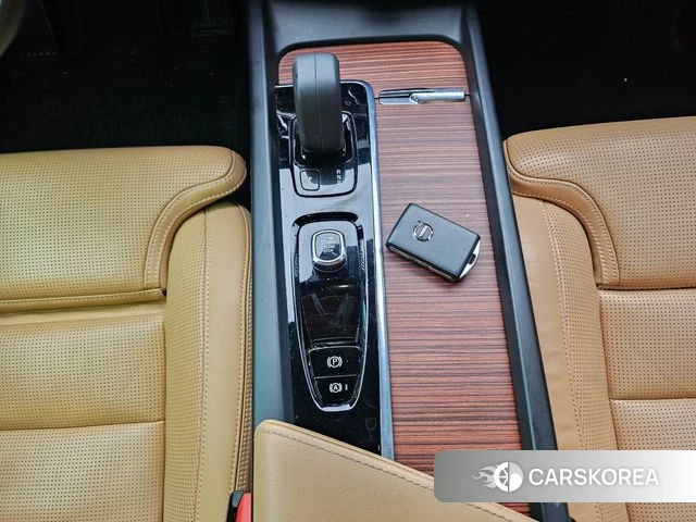 Volvo V60 Cross-Country 2nd Generation 2021 Белый из Кореи, фото 6