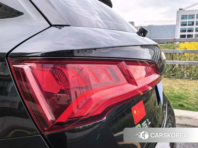 Audi Q5L 2021 Черный из Китая, фото 6