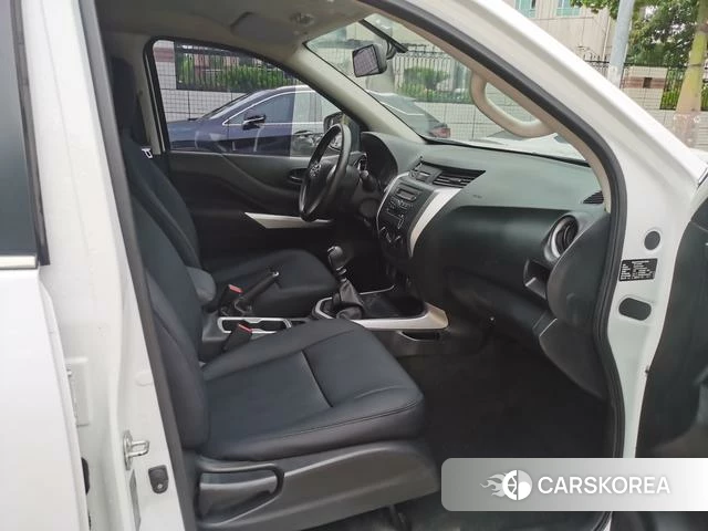 Nissan Navarra 2022 Белый из Китая, фото 6