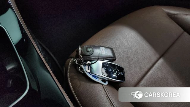 Mercedes-Benz E-Class W213 2018 Белый из Кореи, фото 6