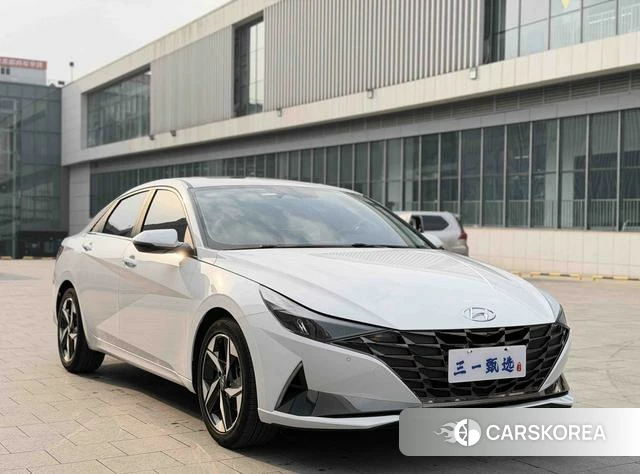 Hyundai Elantra 2022 Белый из Китая, фото 6