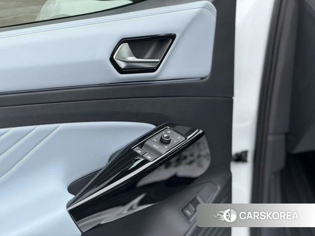 Volkswagen ID.4 X 2023 Белый из Китая, фото 6
