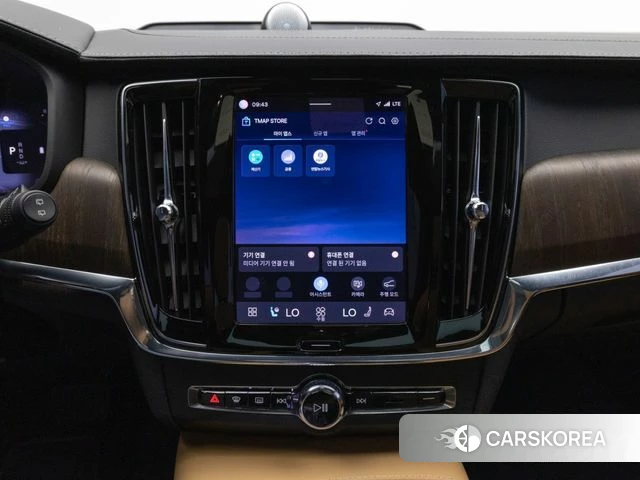 Volvo V90 Cross-Country 2023 Серебристо-серый из Кореи, фото 6