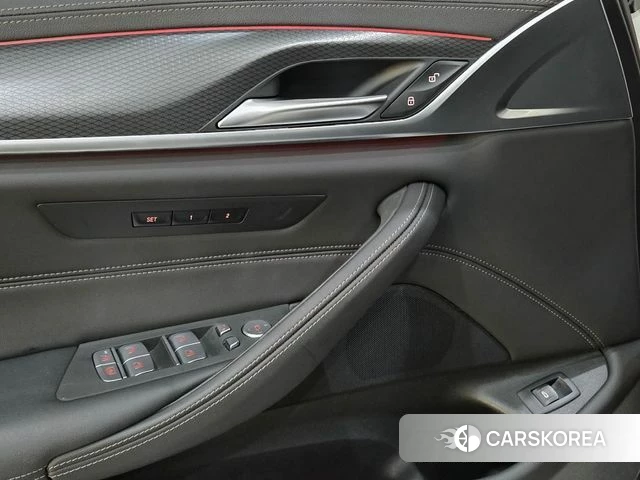 BMW 5 Series (G30) 2023 Белый из Кореи, фото 6