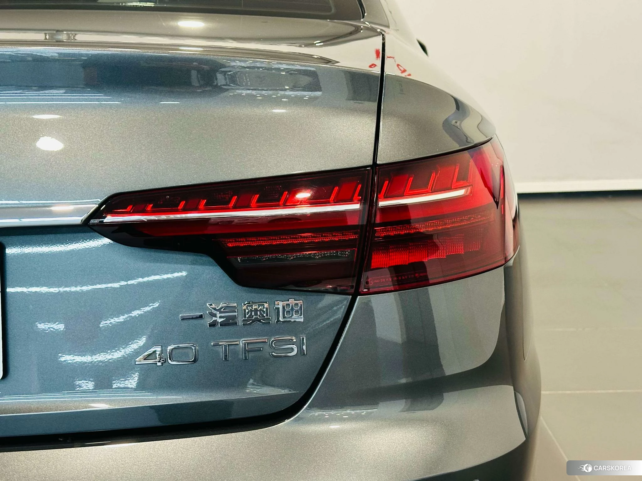 Audi A4L 2021 Темно-серый из Китая, фото 6
