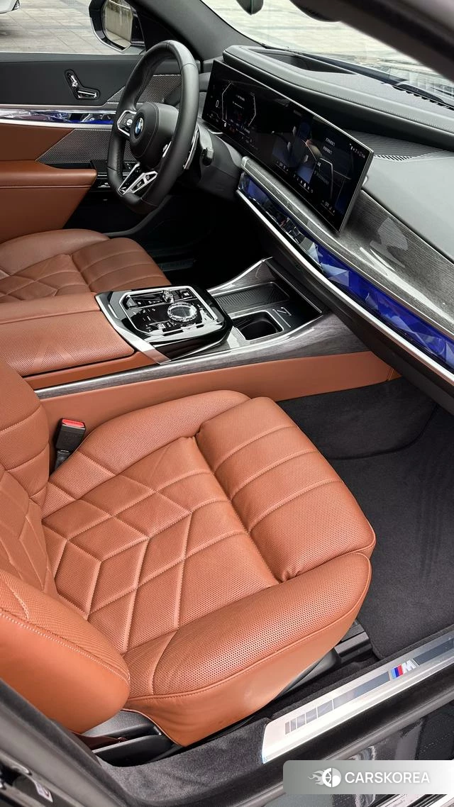 BMW 7 series 2024 Черный из Китая, фото 6