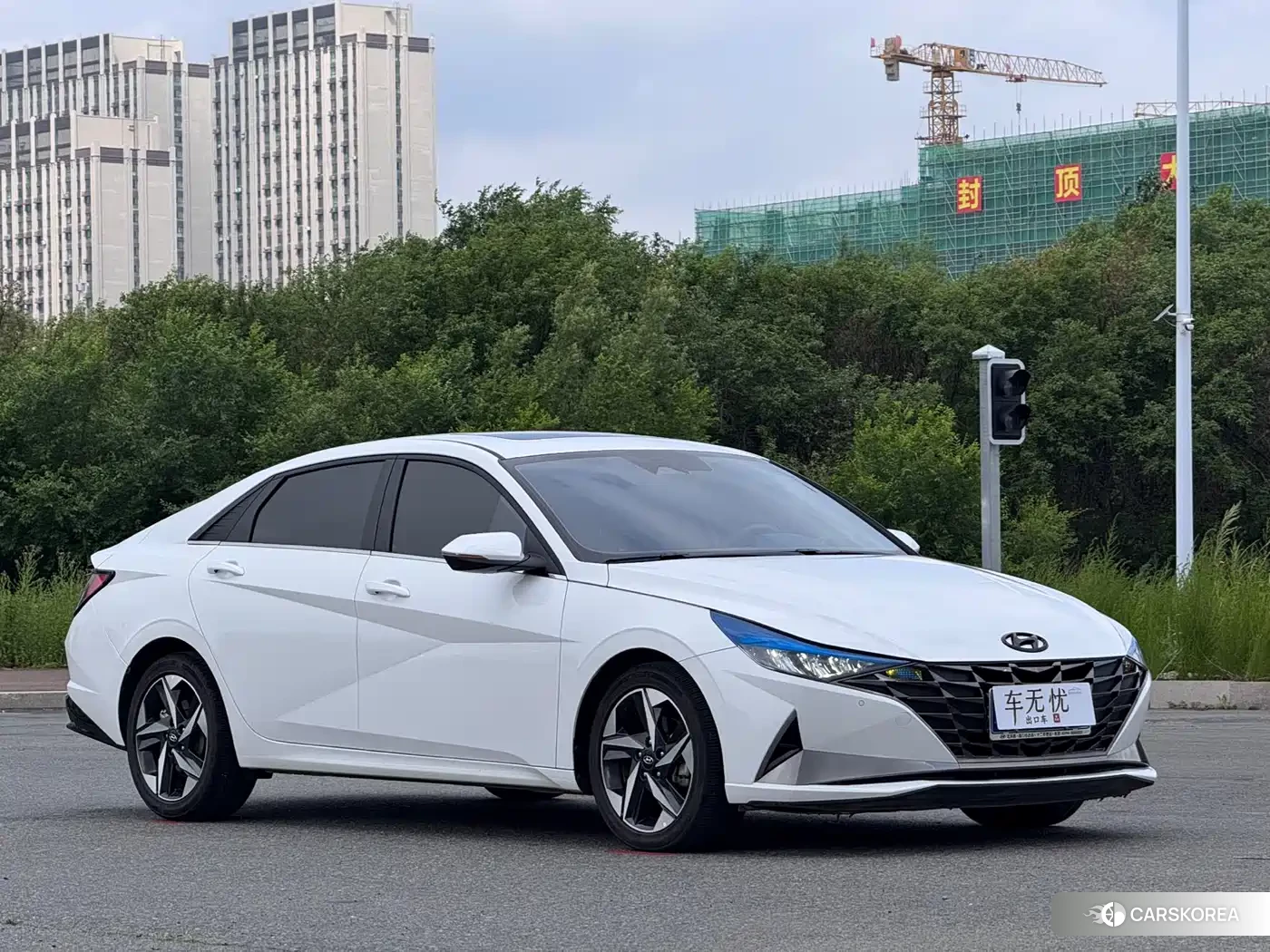 Hyundai Elantra 2023 Белый из Китая, фото 6
