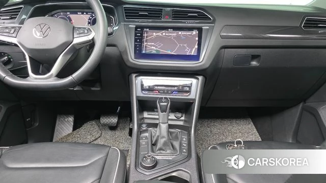 Volkswagen Tiguan second Generation 2022 Белый из Кореи, фото 6