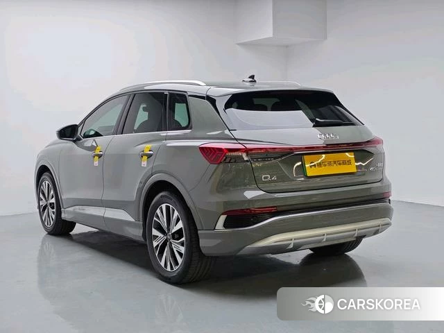 Audi Q4 e-tron 2023 Темно-серый из Китая, фото 6