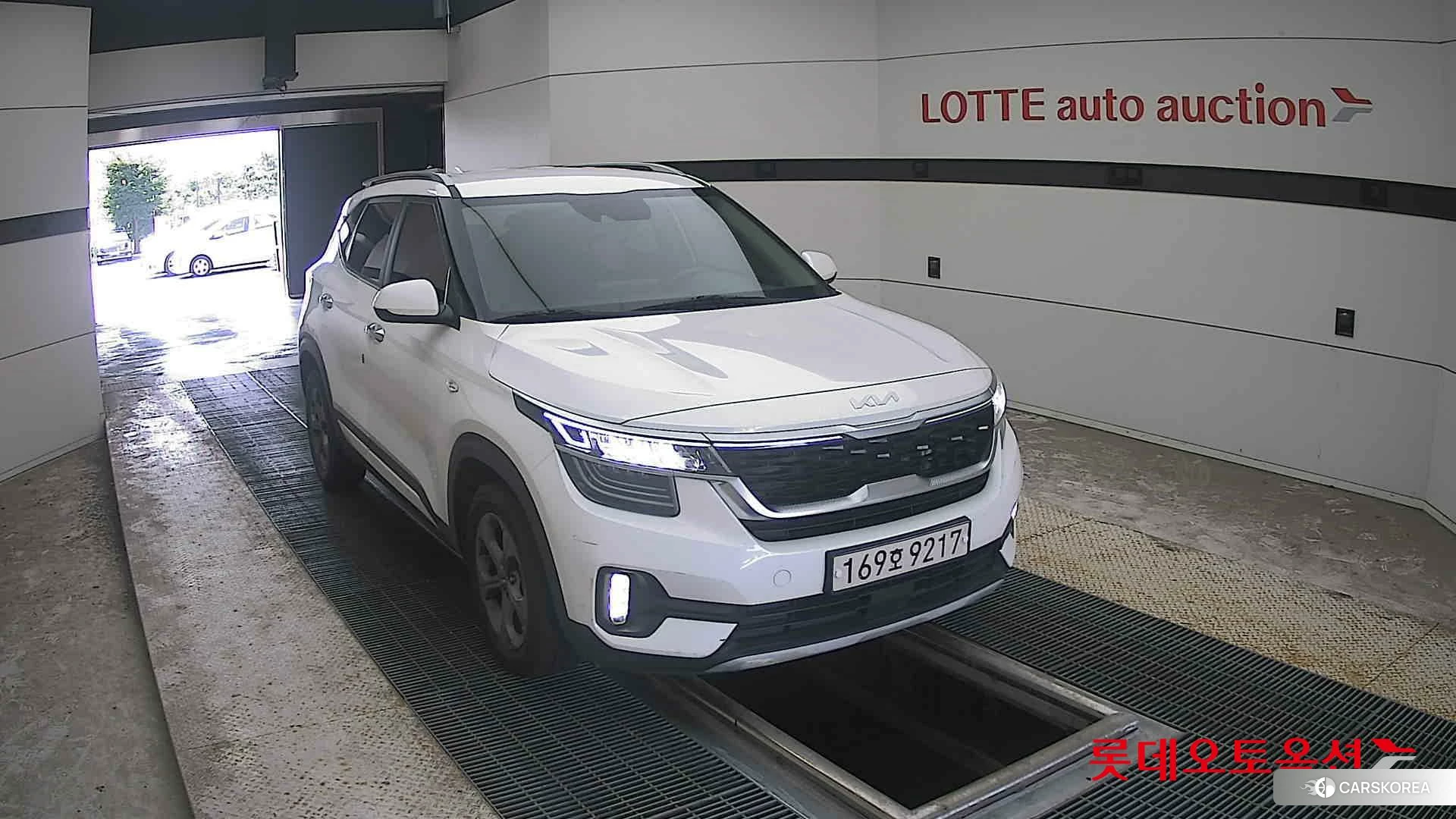 Kia Seltos 2023 Белый из Кореи, фото 6