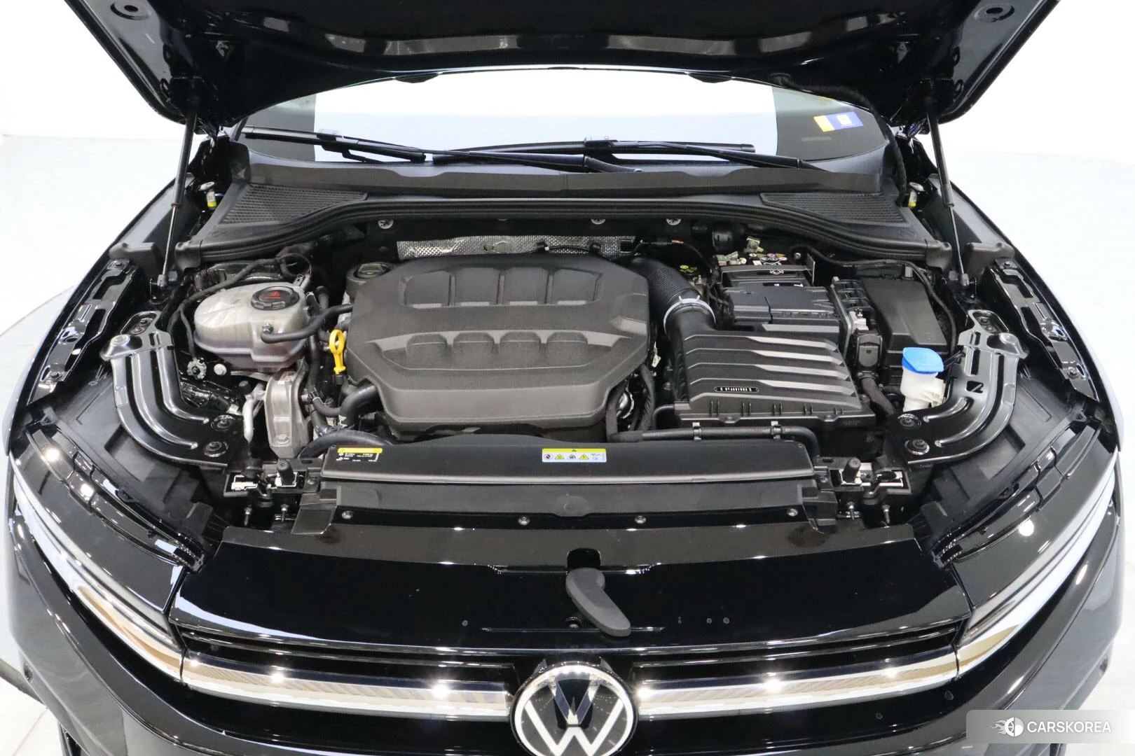Volkswagen Magotan 2024 Черный из Китая, фото 6