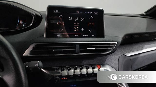 Peugeot 5008 second generation 2018 Серый из Кореи, фото 6