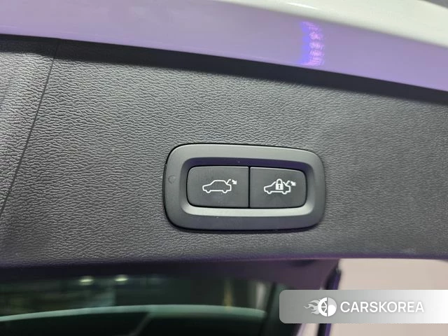 Volvo XC40 2024 Белый из Кореи, фото 6