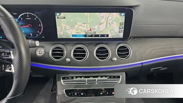 Mercedes-Benz E-Class W213 2022 Белый из Кореи, фото 6