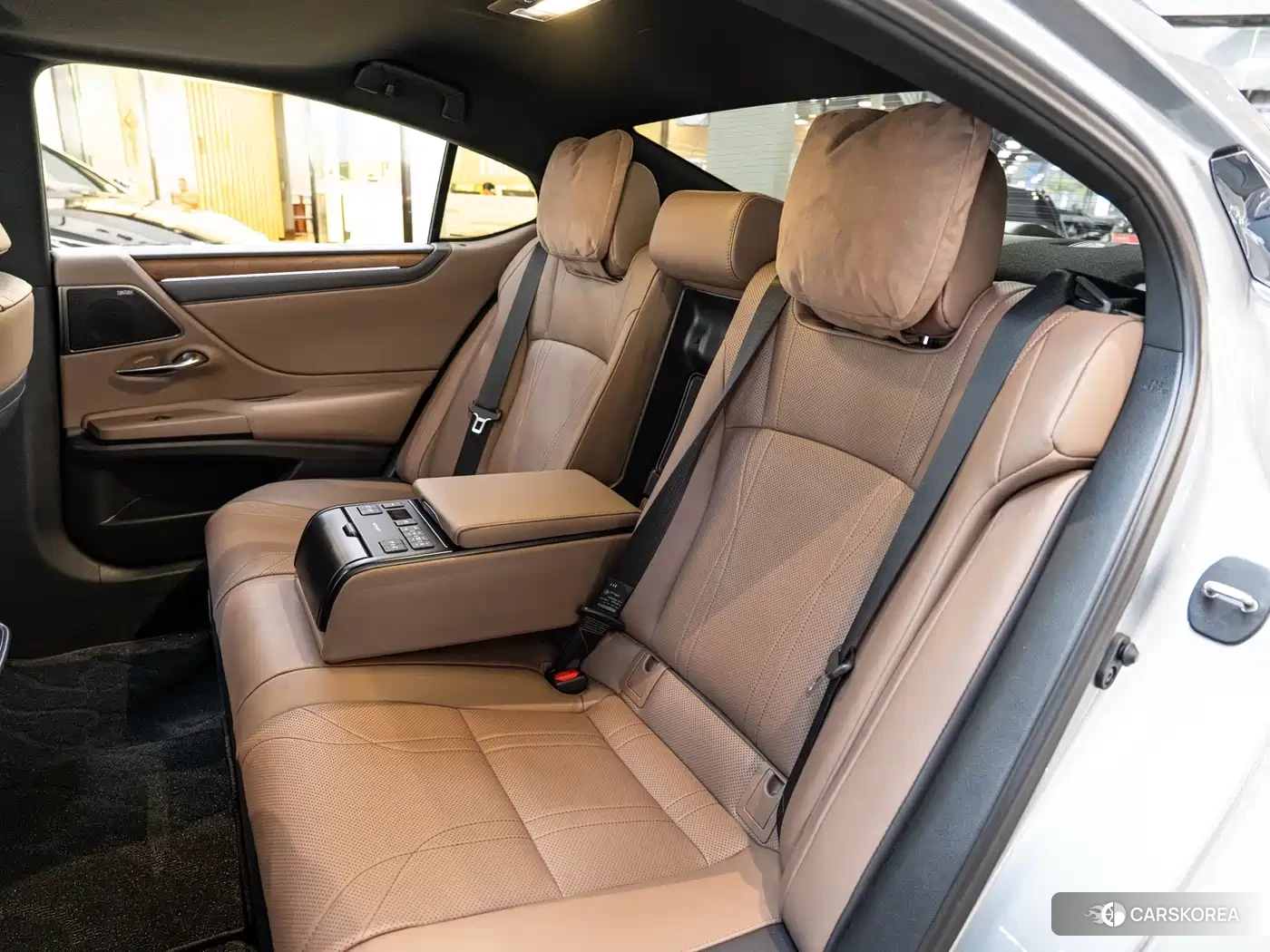 Lexus ES 2025 Silver/gray из Китая, фото 6